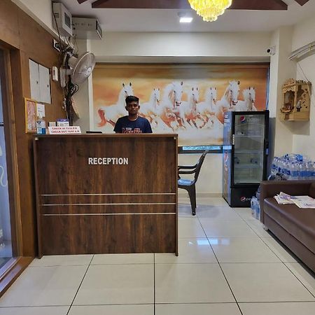 Hotel Shreeji'S Gandhinagar Kültér fotó