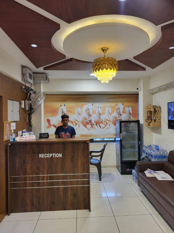 Hotel Shreeji'S Gandhinagar Kültér fotó