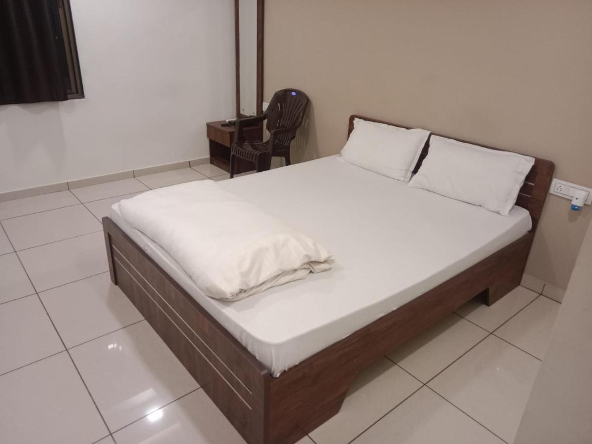 Hotel Shreeji'S Gandhinagar Kültér fotó